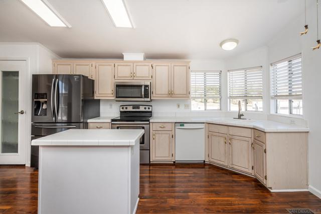 1525 Tea Rose Lane, Jacumba CA: https://media.crmls.org/mediaz/7c3cc190-86ed-4f50-a36e-65c9f48499c9.jpg