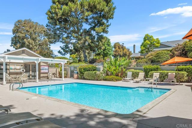 1977 Country Grove Lane, Encinitas CA: https://media.crmls.org/mediaz/7c3e375e-583b-4a4a-abc5-52ac341172a7.jpg