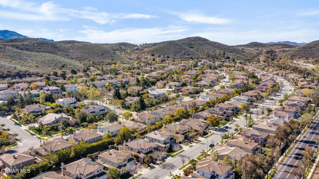 5199 Via Dolores, Newbury Park CA: https://media.crmls.org/mediaz/7c3ea8d0-a0d3-4bfc-91a6-caca57d4bdc5.jpg