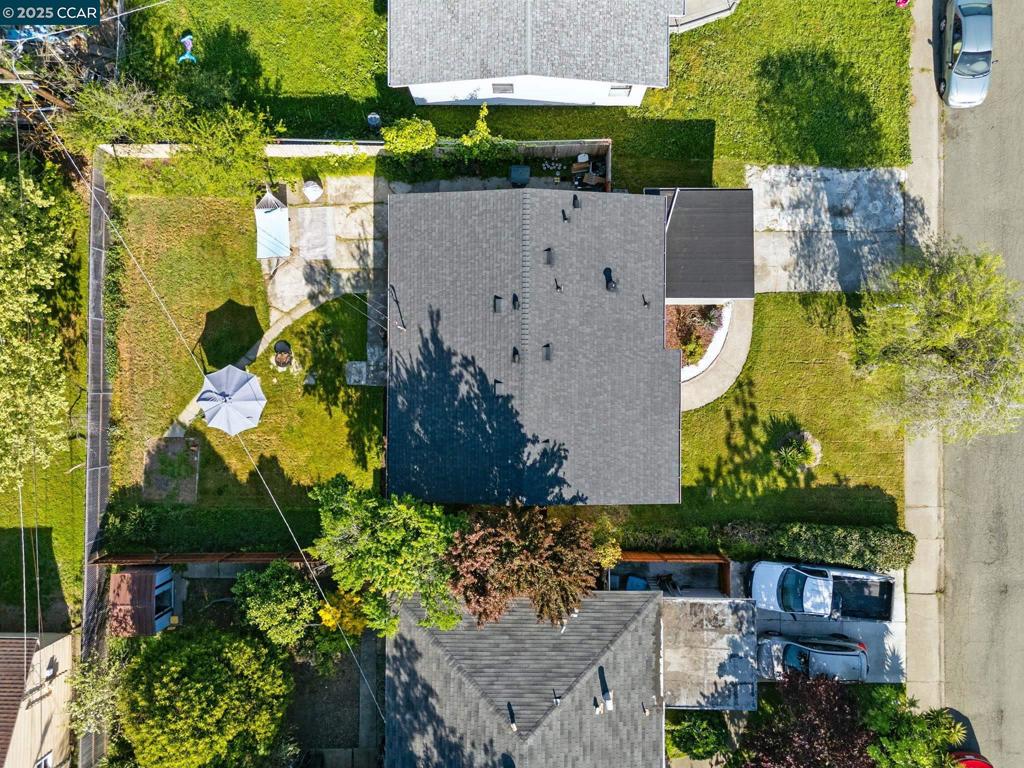 https://media.crmls.org/mediaz/7c3eb047-2720-456f-9782-6e79e8a7e5b9.jpg?preset=X-Large