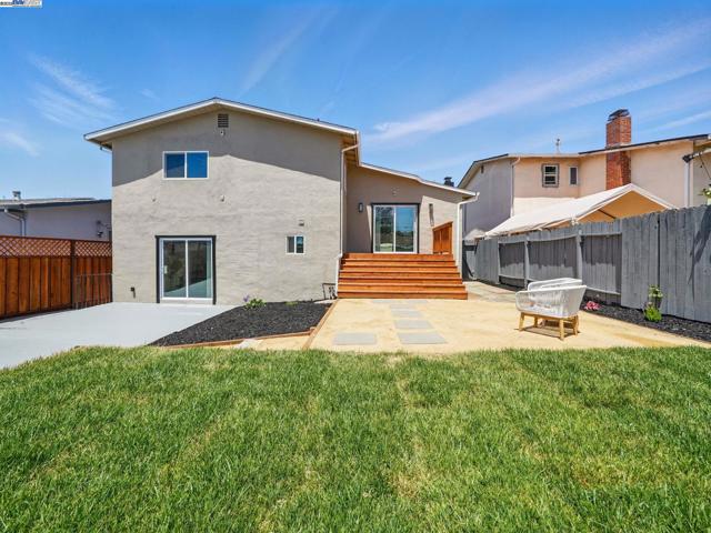 2579 Jacobs St, Hayward CA: https://media.crmls.org/mediaz/7c3ef0c2-0438-4f0f-8c77-0b3b32a53088.jpg