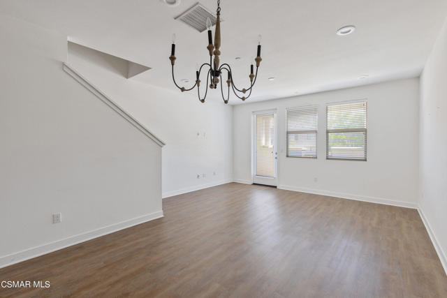 89 Jensen Court, Thousand Oaks CA: https://media.crmls.org/mediaz/7c3f291a-48c4-4092-a68f-b7625db112b8.jpg