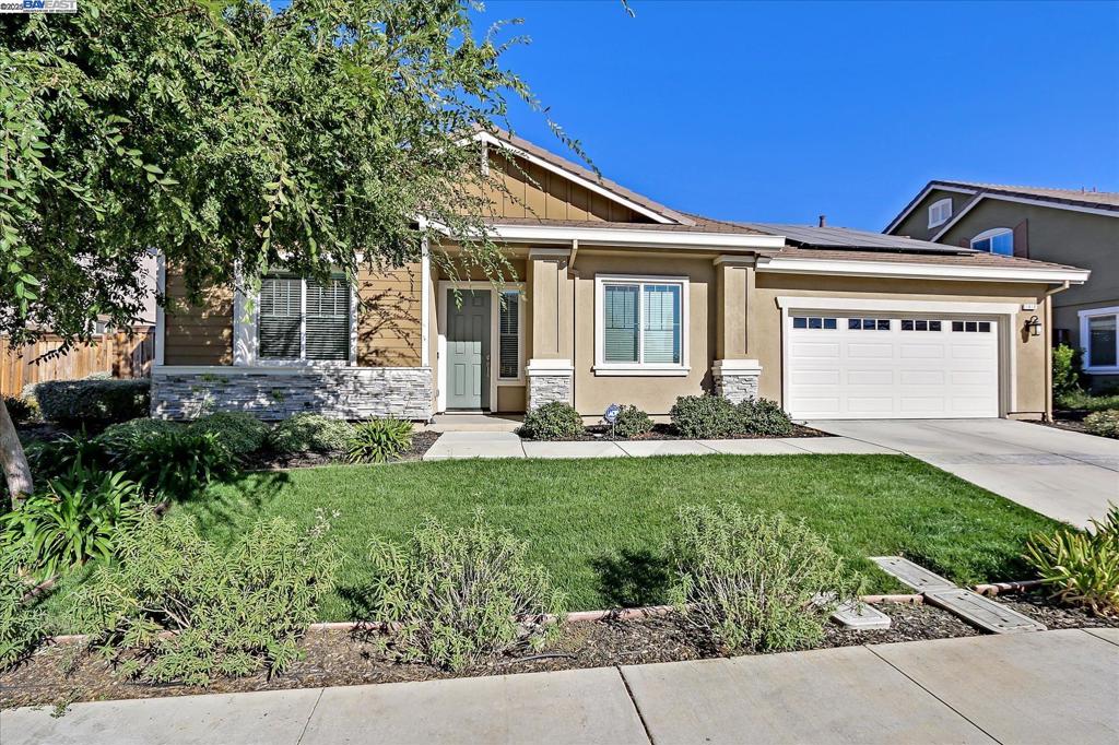 1610 Chestnut Grove Way