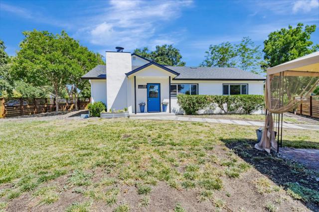 2698 Goodwin Avenue, Redwood City CA: https://media.crmls.org/mediaz/7c3ff04c-5917-461c-a7e5-795de6d96bf0.jpg