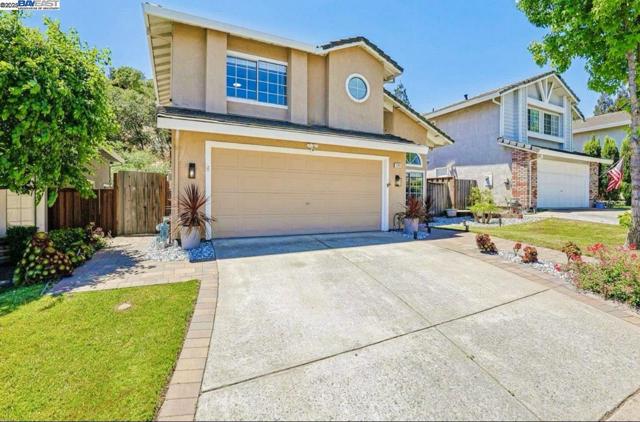 1060 Green Point Ct, Concord CA: https://media.crmls.org/mediaz/7c401a95-4f36-4b2f-81b4-1ecf2abb7a4a.jpg