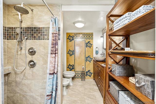 87 561 Farrington Hwy,  CA: https://media.crmls.org/mediaz/7c405237-a3fe-4dfd-bfe6-574fb5e70348.jpg