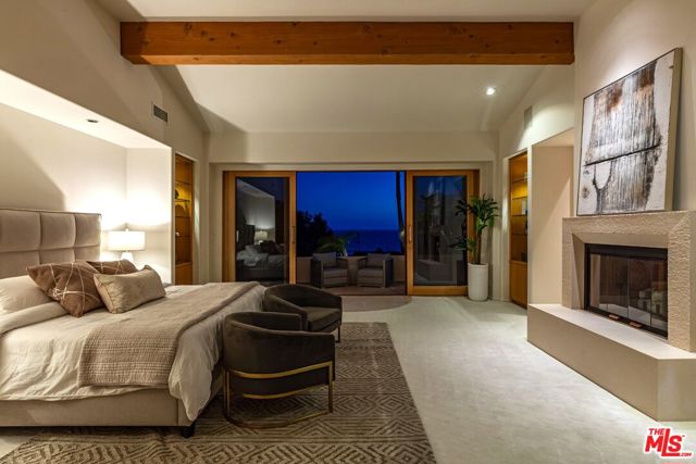 6417 Merritt Drive, Malibu CA: https://media.crmls.org/mediaz/7c40de42-bedc-4f11-963c-cf4d71d38db7.jpg