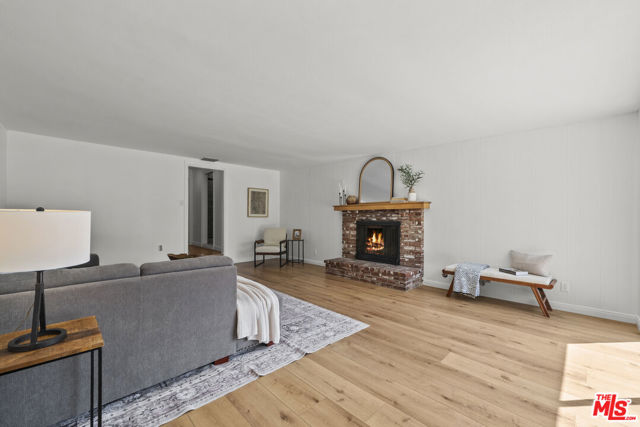 746 Valley View Avenue, Monrovia CA: https://media.crmls.org/mediaz/7c410a3a-dc0f-4f35-99de-77a0ee5851bd.jpg
