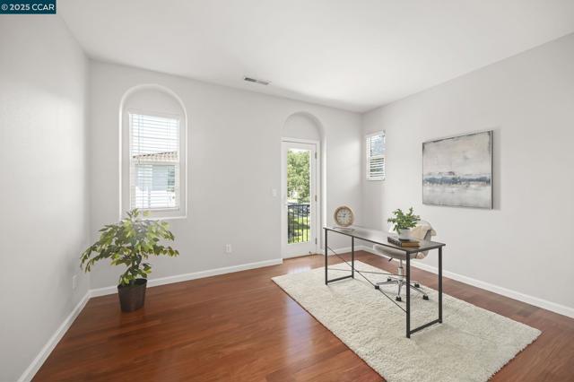 2371 Magnolia Bridge Dr, San Ramon CA: https://media.crmls.org/mediaz/7c4173c7-2b59-4e6e-9201-61c6a621c35d.jpg