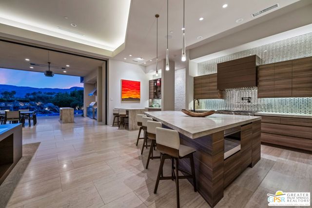 1 Sterling Ridge Drive, Rancho Mirage CA: https://media.crmls.org/mediaz/7c422ea1-9a3c-4ea5-bcc7-5ffce4e85a5e.jpg