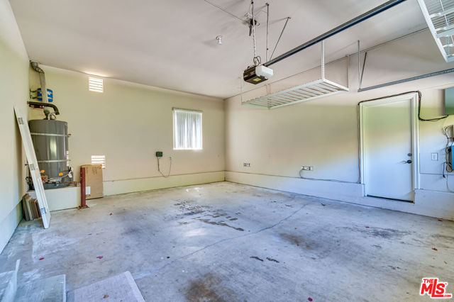1008 Harbor Crossing Lane, Marina del Rey CA: https://media.crmls.org/mediaz/7c42f2fa-216a-4819-bafd-3218d5ea10a0.jpg