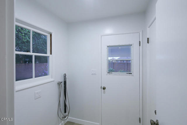 Detail Gallery Image 11 of 29 For 6429 Creemore Ln, Tujunga,  CA 91042 - 3 Beds | 2/1 Baths