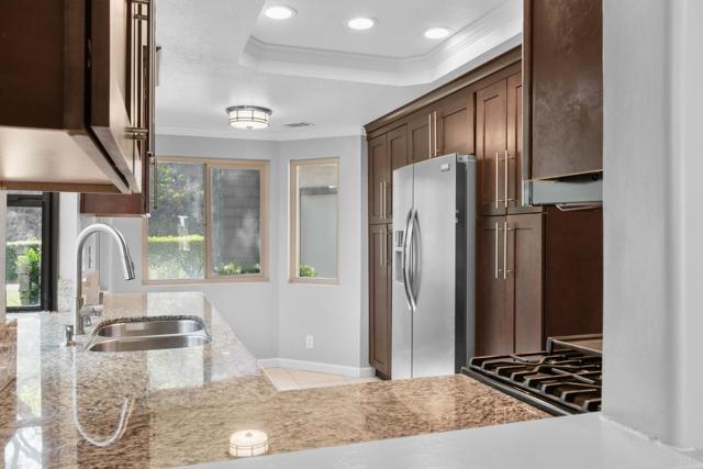 Detail Gallery Image 13 of 40 For 5667 Adobe Falls Rd #C,  San Diego,  CA 92120 - 2 Beds | 2 Baths