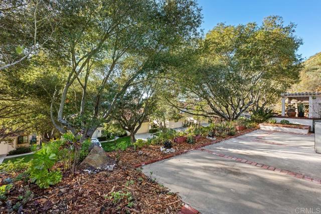 Detail Gallery Image 36 of 49 For 2533 Holly Valley Dr, Vista,  CA 92084 - 3 Beds | 2 Baths