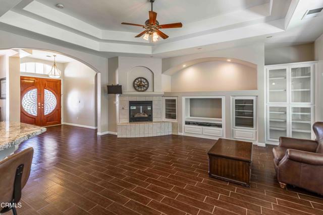 15617 Screaming Eagle Avenue, Bakersfield CA: https://media.crmls.org/mediaz/7c44d05b-a2f9-475d-bf14-0c67709ec81c.jpg