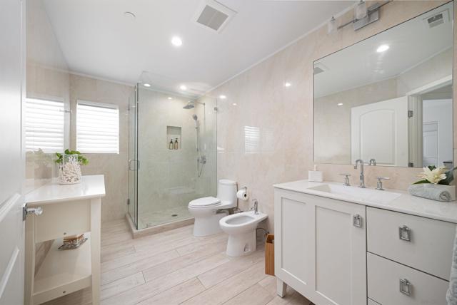 1215 17 Grand Ave, San Diego CA: https://media.crmls.org/mediaz/7c452699-f7df-4638-aa79-e398e9ba2fce.jpg