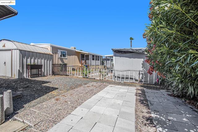 3301 Buchanan RD, Antioch CA: https://media.crmls.org/mediaz/7c462f8d-64a2-4992-a96d-33414bab9e3a.jpg