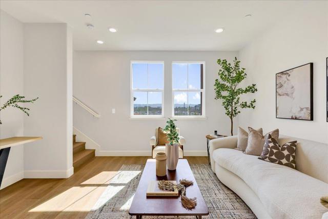 1011 Bellante Lane, San Jose CA: https://media.crmls.org/mediaz/7c464064-6fa1-489d-aab8-f2e2fe460331.jpg