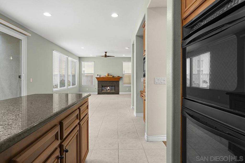 MLS #250043701SD image #16