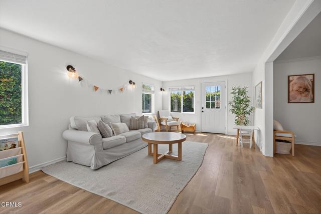 Detail Gallery Image 11 of 30 For 1906 Dunnigan St, Camarillo,  CA 93010 - 5 Beds | 2 Baths