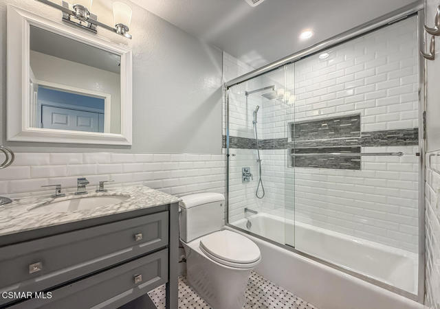 5470 Seine Court, Westlake Village CA: https://media.crmls.org/mediaz/7c492b3d-ceaf-4d02-a63a-4d1ff384e3eb.jpg