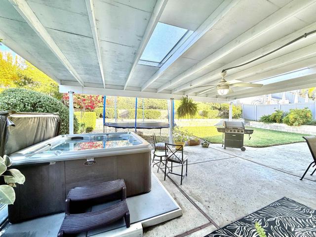 2049 Wind River Rd, El Cajon CA: https://media.crmls.org/mediaz/7c49494b-acf1-4e0f-8bd4-64795e15141a.jpg