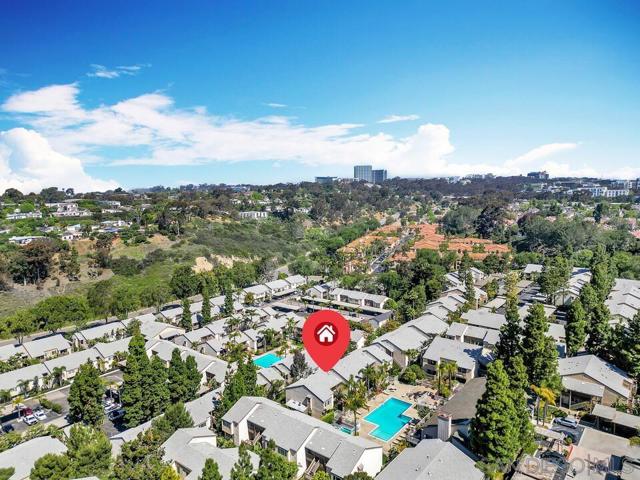 8536 Via Mallorca, La Jolla CA: https://media.crmls.org/mediaz/7c49a52c-ea69-45cb-8bf1-eebdcf8a5cba.jpg