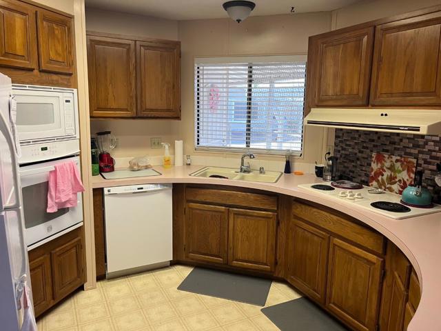 500 N Tully Road, Turlock CA: https://media.crmls.org/mediaz/7c4a0074-f0e4-4a74-9a63-3cf45dbe179e.jpg