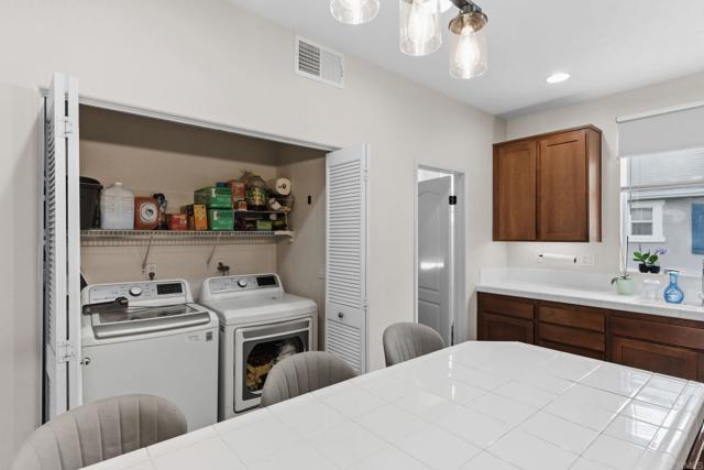 Detail Gallery Image 8 of 31 For 1603 Yellow Pine Pl, Chula Vista,  CA 91915 - 3 Beds | 3 Baths