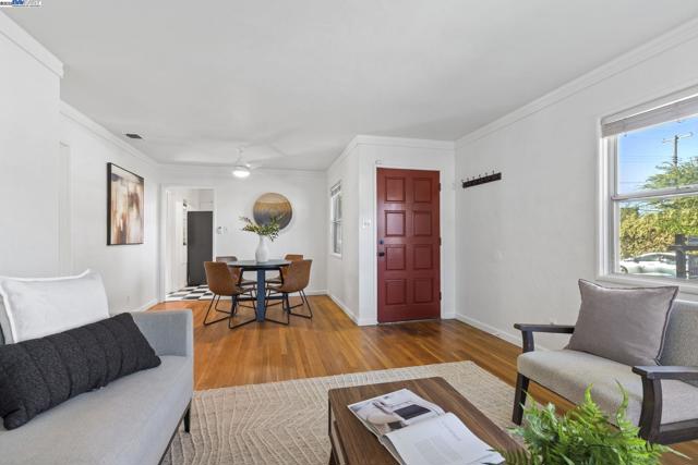 3719 60Th St, Sacramento CA: https://media.crmls.org/mediaz/7c4a7182-39b4-411a-a509-83a65756e11e.jpg
