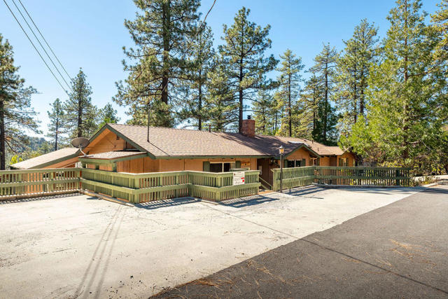 25580 Fir Street Street, Idyllwild CA: https://media.crmls.org/mediaz/7c4c4ea9-612c-41ab-955e-b6e81ea570e3.jpg