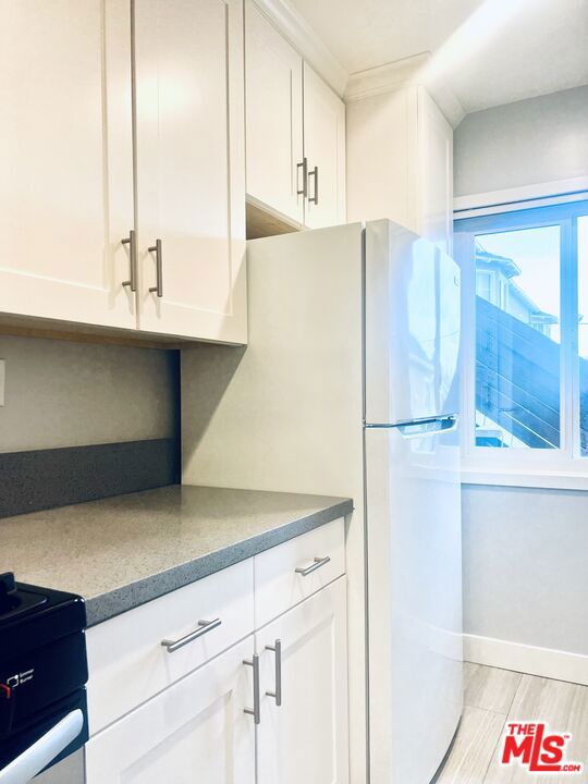1136 SPAZIER Avenue, Glendale CA: https://media.crmls.org/mediaz/7c4c5086-2f00-4cf2-9d44-39636ac7808a.jpg