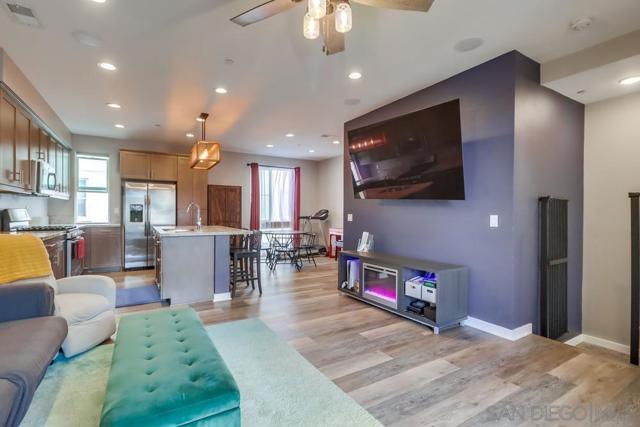 1875 Observation Way, Chula Vista CA: https://media.crmls.org/mediaz/7c4d1337-4a33-4130-8a43-abb835cb8c8f.jpg