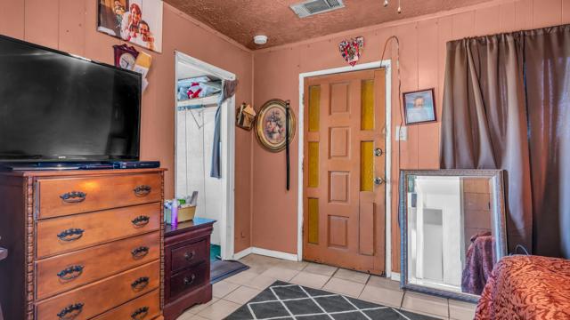 87329 Main St Street, Thermal CA: https://media.crmls.org/mediaz/7c4d4139-5efb-40b8-a996-977661faa523.jpg