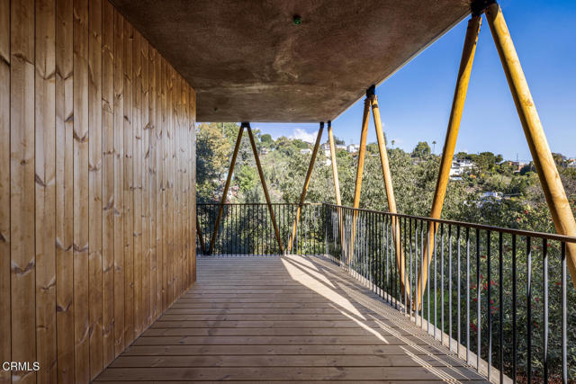 Detail Gallery Image 6 of 30 For 596 Quail Dr, Los Angeles,  CA 90065 - 3 Beds | 2 Baths