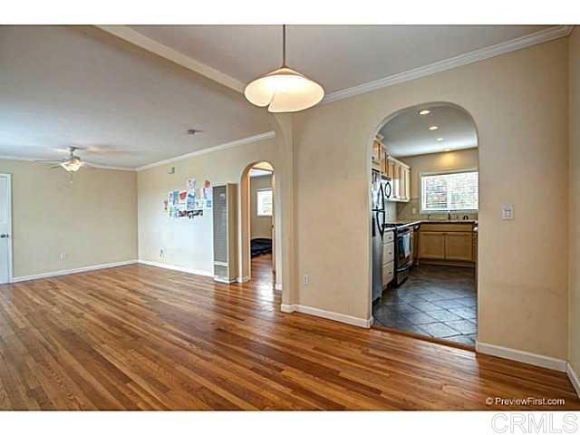 Image 3 of 14 For 3009 Columbia Street