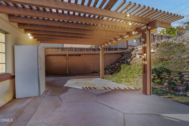 2269 Hyland Avenue, Ventura CA: https://media.crmls.org/mediaz/7c4da14e-cedc-480e-b519-808f7db6cc04.jpg