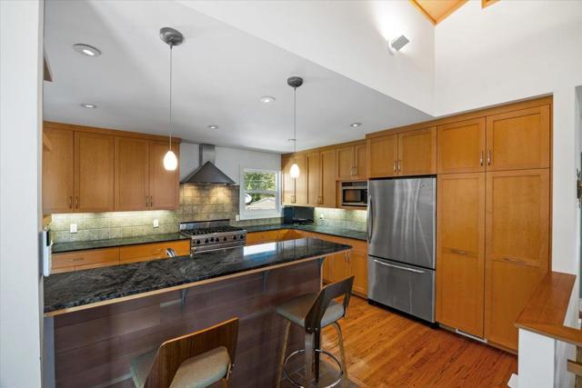 2310 Fleetwood Drive, San Bruno CA: https://media.crmls.org/mediaz/7c4da19f-6c5c-401a-8a27-64f24af8df15.jpg