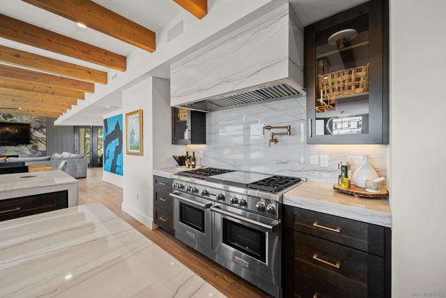 5465 Avenida Maravillas, Rancho Santa Fe CA: https://media.crmls.org/mediaz/7c4dcf49-2214-4773-acc3-7c2c968c444f.jpg
