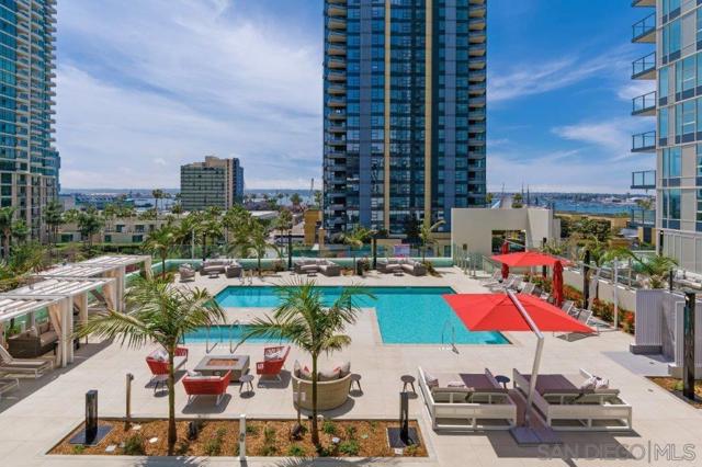1388 Kettner Blvd, San Diego CA: https://media.crmls.org/mediaz/7c4e28e5-f664-49da-98af-e9df46bad718.jpg