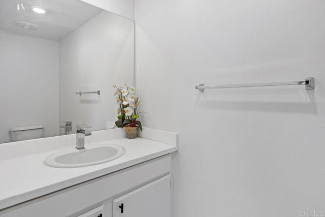 2040 Mindoro Lane, Chula Vista CA: https://media.crmls.org/mediaz/7c4e3ac8-812c-4540-ad04-6ac1ad25342a.jpg