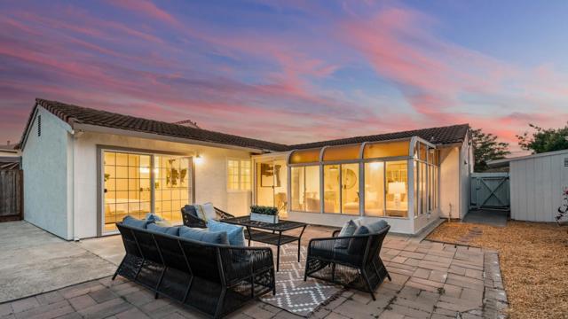 33041 Calistoga Street, Union City CA: https://media.crmls.org/mediaz/7c4e3ce9-9c81-4d4f-90c0-cc046d452fe5.jpg