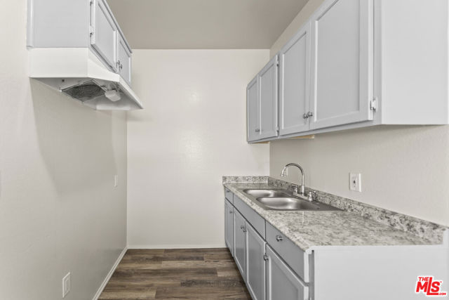 842 W 83rd Street, Los Angeles CA: https://media.crmls.org/mediaz/7c4f699d-5508-4644-85c4-2aad2b54cde1.jpg