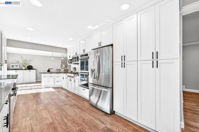 907 Hazel St, Livermore CA: https://media.crmls.org/mediaz/7c4f8dbf-e039-473d-a1d0-9dc113fdfaa2.jpg