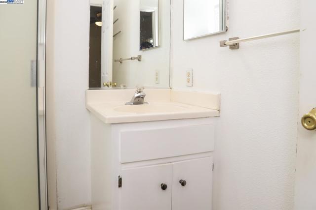 4295 N Archie Avenue, Fresno CA: https://media.crmls.org/mediaz/7c50e285-cf6a-458a-99eb-913ed39a5fc6.jpg