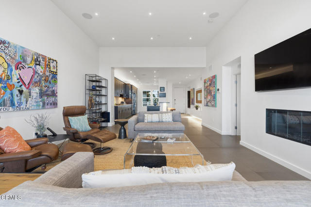 1572 Seabridge Lane, Oxnard CA: https://media.crmls.org/mediaz/7c5167cd-1568-4877-940a-cb1549528d20.jpg