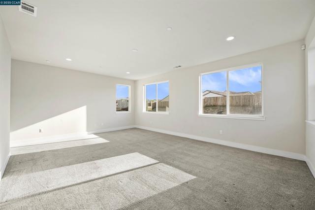 5541 Promontory Way, Antioch CA: https://media.crmls.org/mediaz/7c516b30-f909-4ad5-9810-576956e68283.jpg