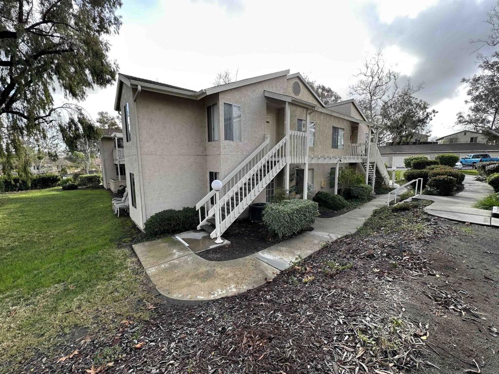 663 Diamond Way 129, Vista, CA 92083