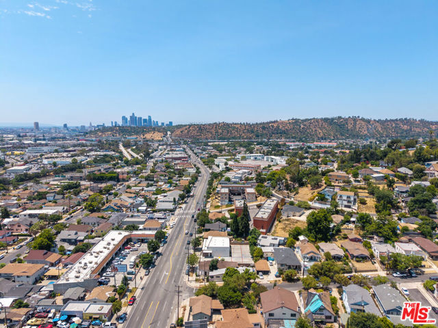 3501 N Figueroa Street, Los Angeles CA: https://media.crmls.org/mediaz/7c5353bc-ae83-474a-9b76-c17313498d0b.jpg