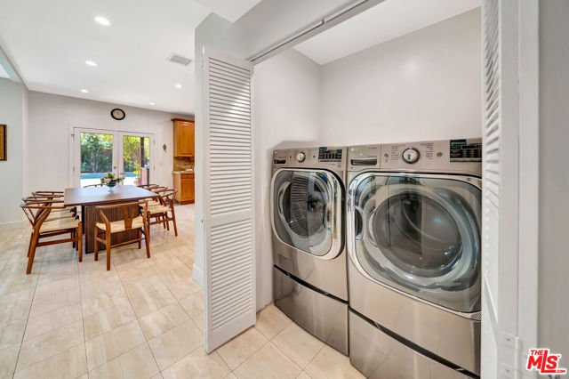 14916 Hesby Street, Sherman Oaks CA: https://media.crmls.org/mediaz/7c53aa5b-58c5-444a-a8e0-9dcff2c6d06e.jpg